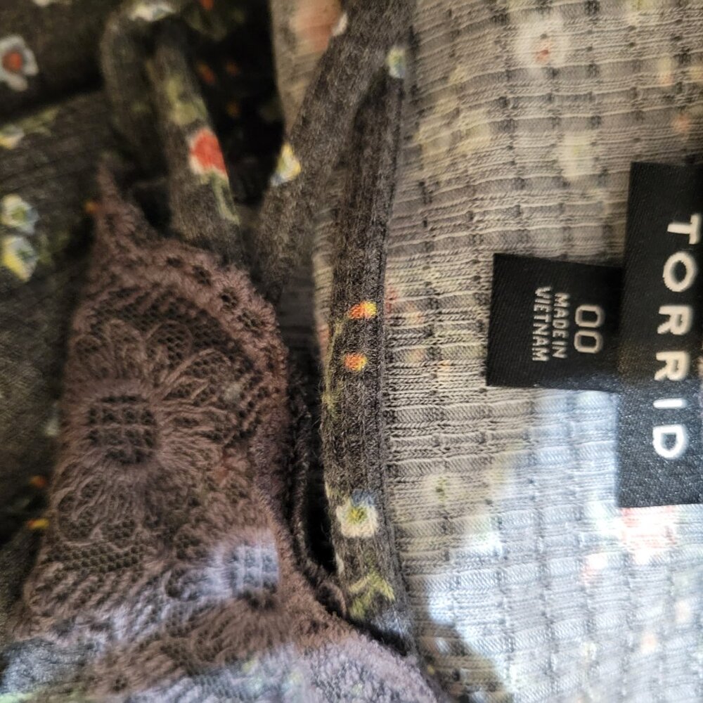 Torrid top - Picture 2 of 2